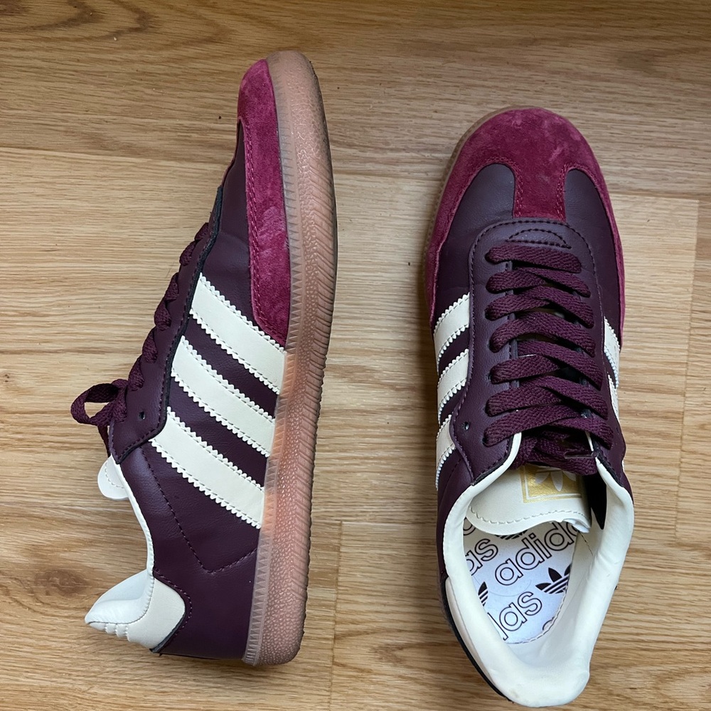 Burgundy/Maroon Adidas Sambas - Picture 5 of 8